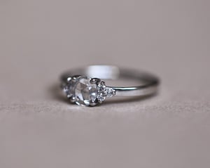 Image of Platinum 5.0mm rose-cut diamond ring (LON276)