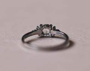 Image of Platinum 5.0mm rose-cut diamond ring (LON276)
