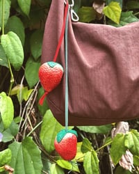 Image 2 of Big charm bag | Fresas