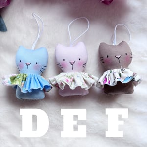 Image of Tiny Fabric Cat Decoration