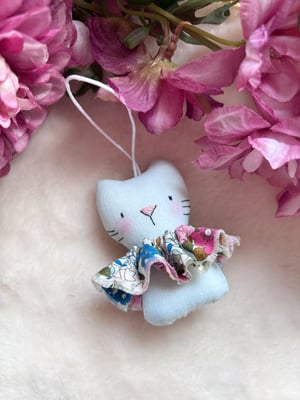 Image of Tiny Fabric Cat Decoration
