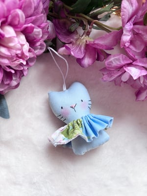 Image of Tiny Fabric Cat Decoration