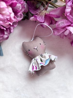 Image of Tiny Fabric Cat Decoration 