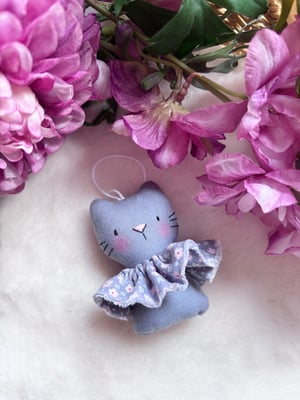 Image of Tiny Fabric Cat Decoration