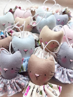 Image of Tiny Fabric Cat Decoration 