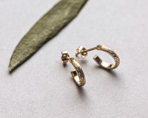 Image of 9ct gold ‘Olive Leaf’ engraved hoop earrings.