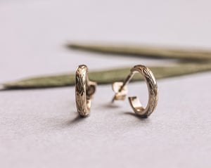 Image of 9ct gold ‘Olive Leaf’ engraved hoop earrings.