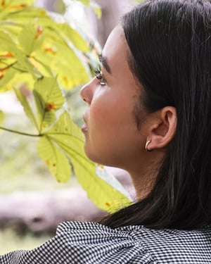 Image of 9ct gold ‘Olive Leaf’ engraved hoop earrings.