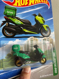 Image 2 of Hot Wheels: Grab Delivery Bike