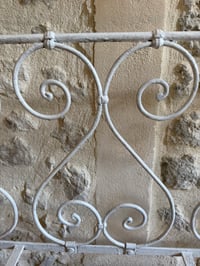 Image 10 of Petit lit ancien en fer forgé - Mobilier rénové 