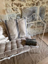 Image 4 of Petit lit ancien en fer forgé - Mobilier rénové 