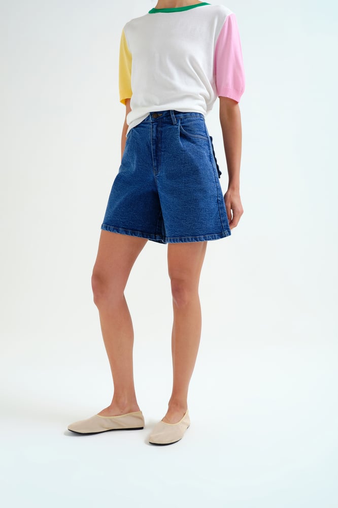 Image of Short vaquero con detalle en los bolsillos.