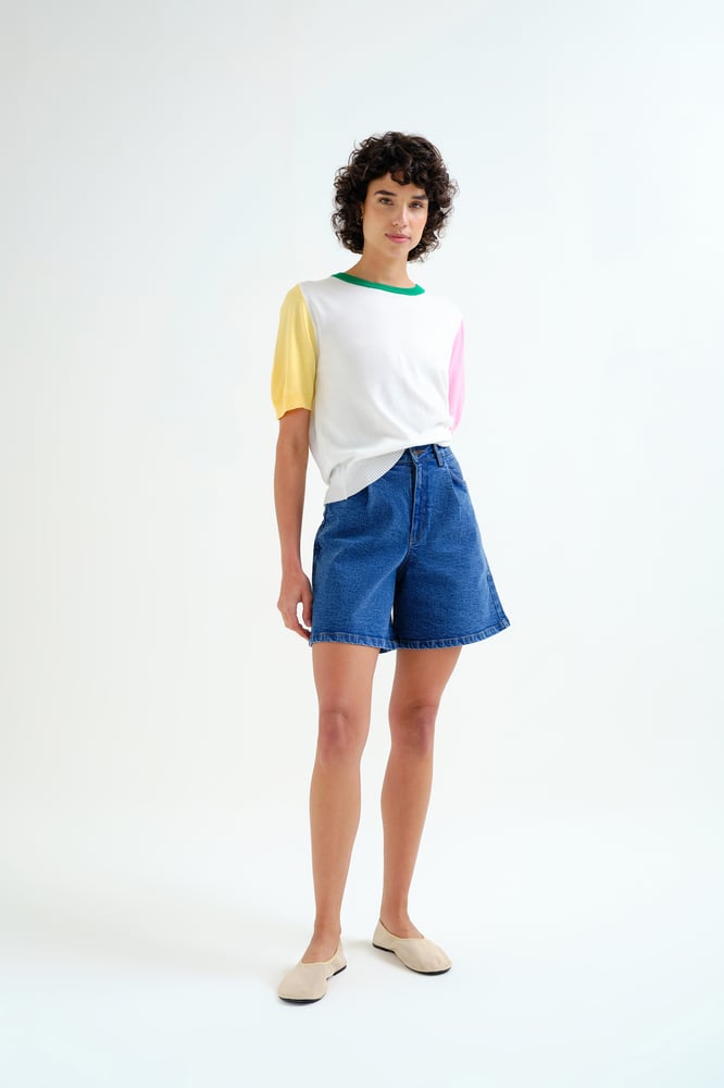 Image of Short vaquero con detalle en los bolsillos.