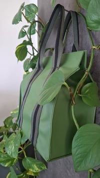 Image 2 of Lunch bag, handmade - green
