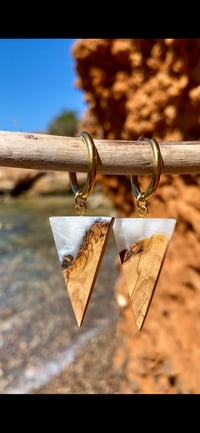 Triangolo Aguas Blancas -  Orecchini Artigianali in Legno e Resina