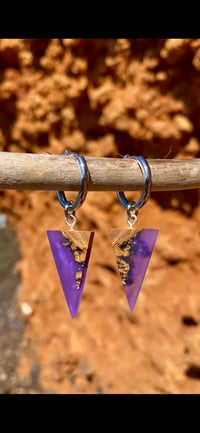 Triangolo Cala D'Hort - Orecchini legno e resina