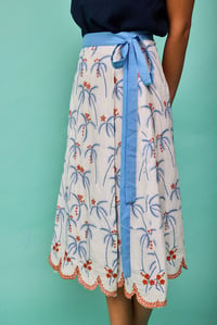 Image 1 of Falda palmeras azules