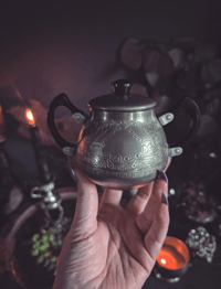 Aluminum floral cauldron 