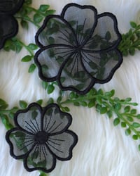 Image 3 of Aplique de Flor Malva Sylvestris – Diseño de Bordado Digital
