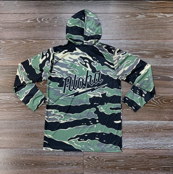 Image of NIUHI HO'ONALO MEN'S DRI FIT HOODIE
