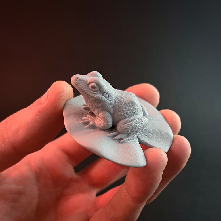 Frog resin figure Image 5