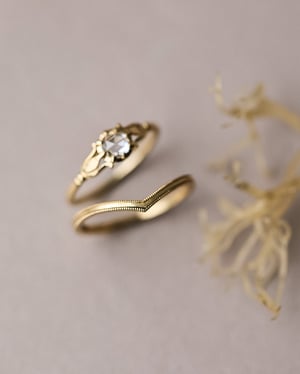 Image of 18ct Yellow gold 'Fleur de Lys' 4.0mm rose-cut diamond ring (LON278)