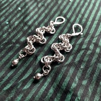 Image 1 of III - STAGGERED BYZANTINE CHAINMAIL EARRINGS WITH BEAD