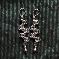 Image 2 of III - STAGGERED BYZANTINE CHAINMAIL EARRINGS WITH BEAD