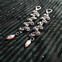 Image 2 of VII - STAGGERED BYZANTINE CHAINMAIL EARRINGS WITH PEARL