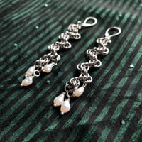 Image 1 of VIII - STAGGERED BYZANTINE CHAINMAIL EARRINGS WITH PEARLS
