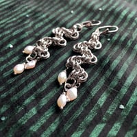 Image 1 of IX - STAGGERED BYZANTINE CHAINMAIL EARRINGS WITH PEARLS