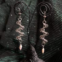 Image 3 of X - STAGGERED BYZANTINE CHAINMAIL EARRINGS WITH PEARL