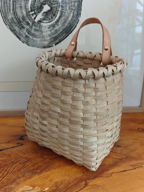 Image of Ash Splint Wall Basket with Leather Handle (Medium)