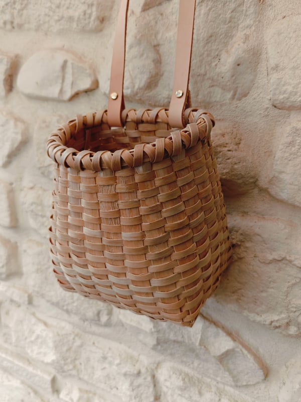 Image of One-day basketry course - Weave a wall basket or side bag