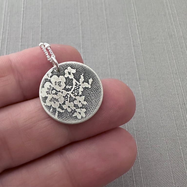 Silver Lace Circle Necklace Image 3