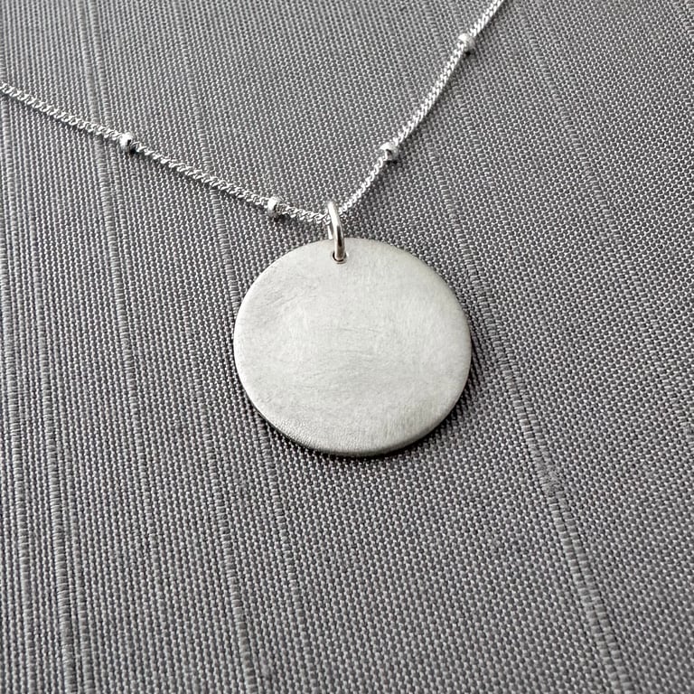 Silver Lace Circle Necklace Image 5