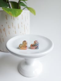 Shadow Rose Marble Geo Heart studs