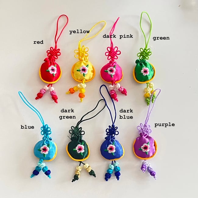 Flower Knot Outlined Pouch Norigae