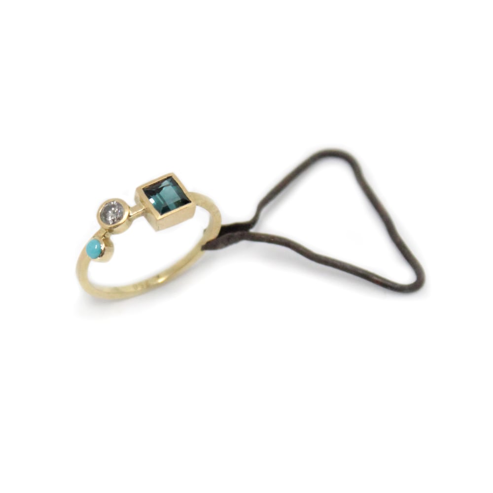 Image of MULTIPLE STONES RING