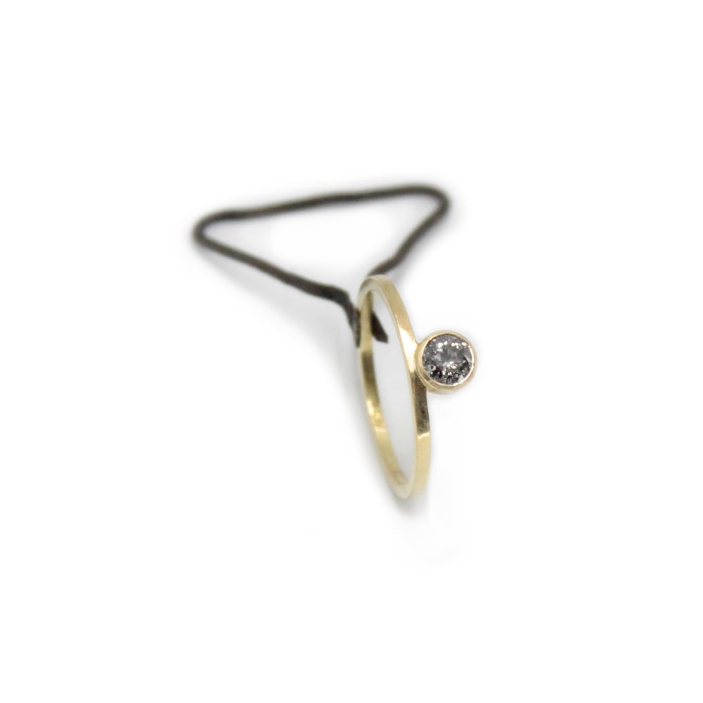 Image of SIDEWAYS STONE RING