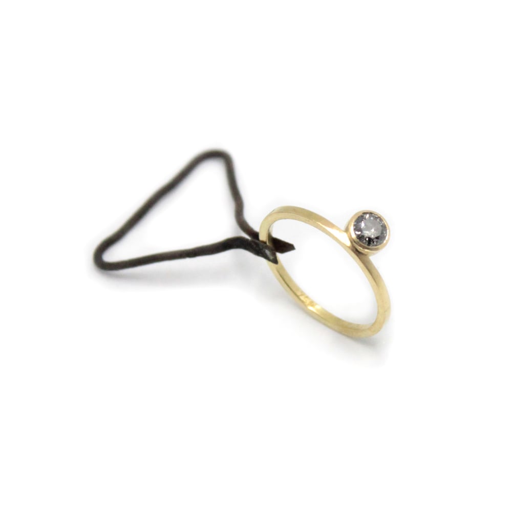 Image of SIDEWAYS STONE RING