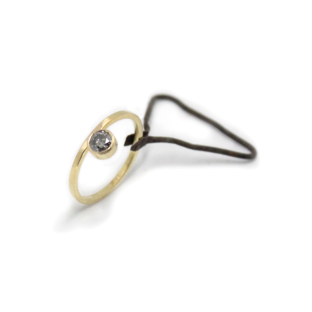 Image of SIDEWAYS STONE RING