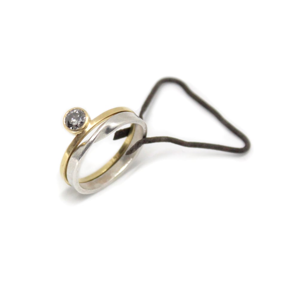 Image of SIDEWAYS STONE RING