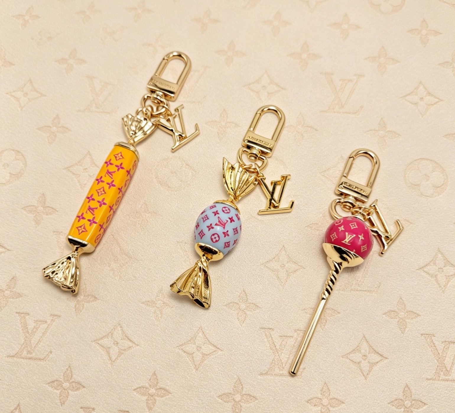Image of Charm Lv