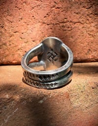 Image 5 of WL&A Handmade Ingot Old Style Split Band Navajo Blue Turquoise Ring - Size 5.5