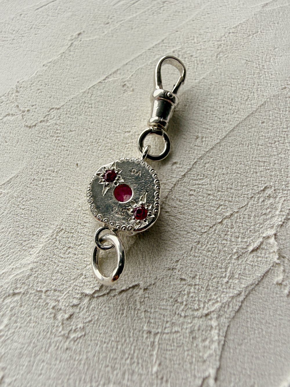Image of Sterling Pebble Connector
