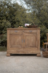 Image 1 of Le buffet Jean-Charles