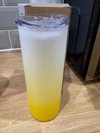 Glass ombré yellow