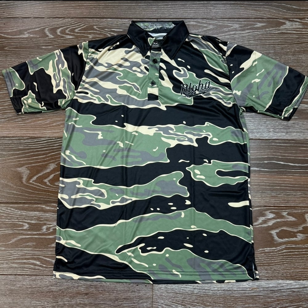 Image of NIUHI HO'ONALO GRN MEN'S DRI FIT POLO SHIRT 