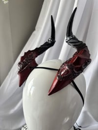 Image 3 of Filagree Succubus Horns | Ombre Red Glitter | L
